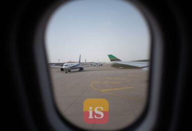airplane airport runway