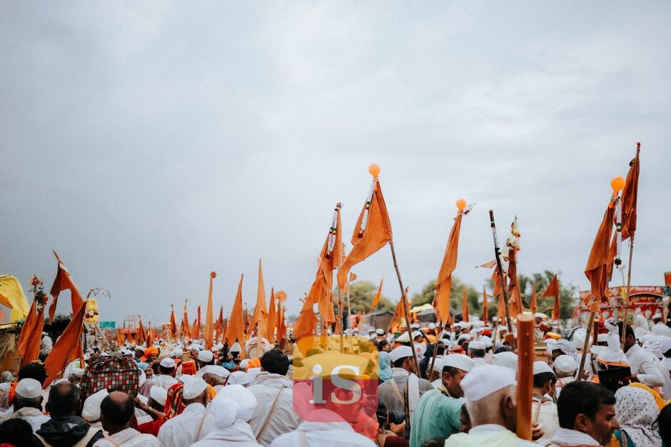 festival crowd celebration