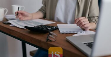 laptop invoice screen desk