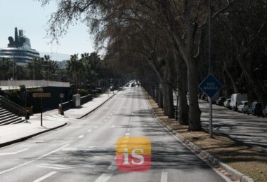 strada spagnola pomeriggio
