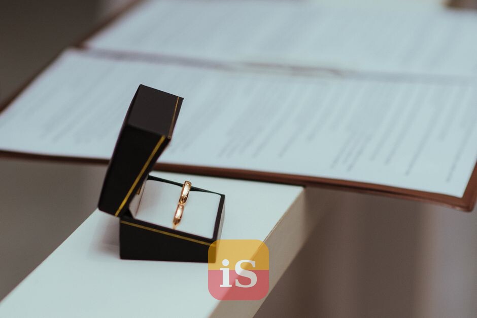 wedding rings documents table