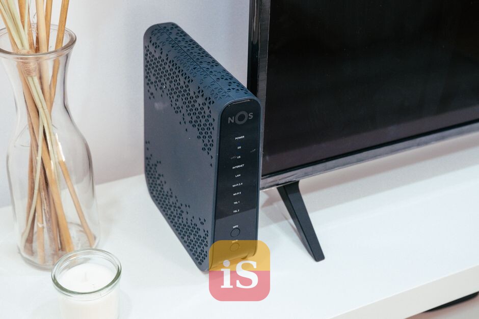 wifi router desk