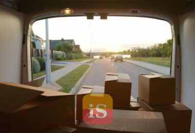 moving boxes van
