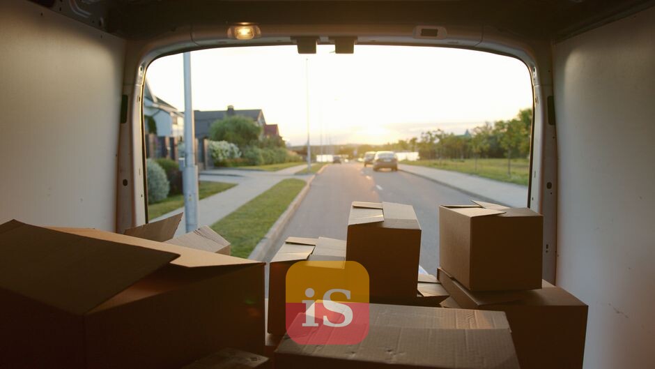 moving boxes van